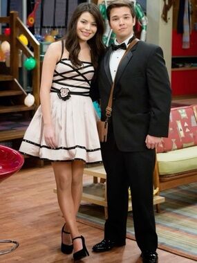 Betsey Johnson As Seen on iCarly Dresden Doll Rose Dress Sz 4